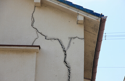 地震で崩れやすくなる
